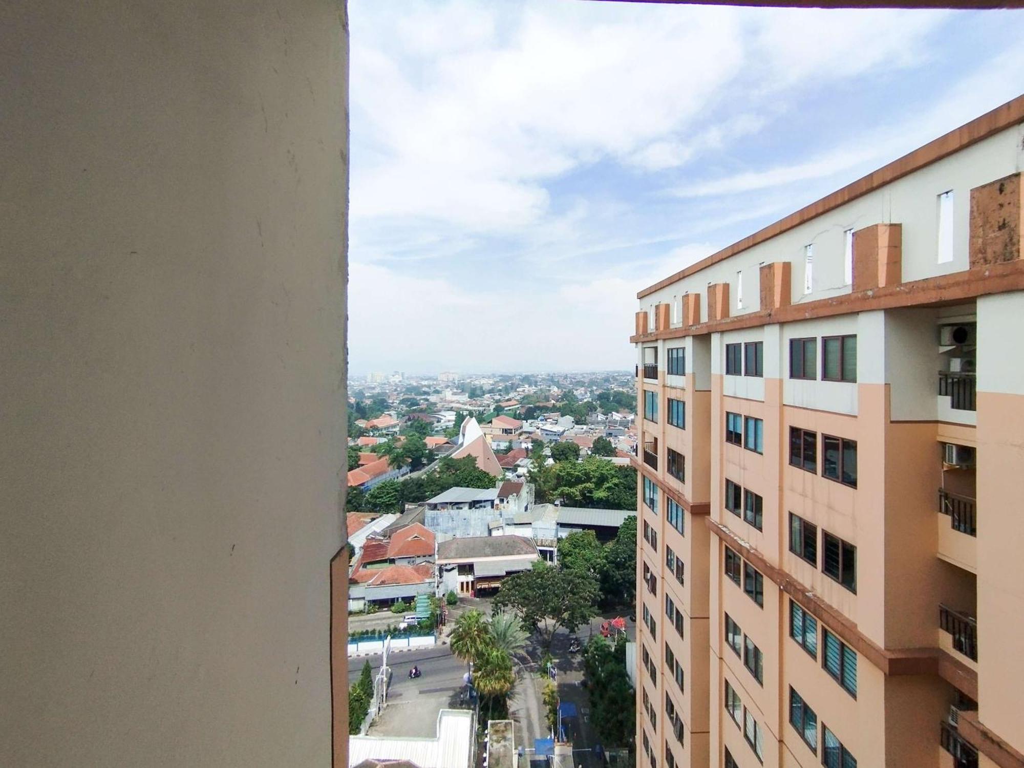 And Strategic 2br At Grand Setiabudi By Travelio *